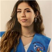 Una chica apasionada por el arte que disfruta enseñando y aprendiendo de los niños.